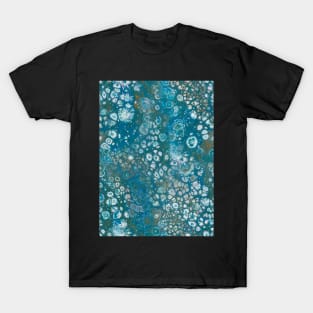 Fluid painting emerald lake with green cells T-Shirt